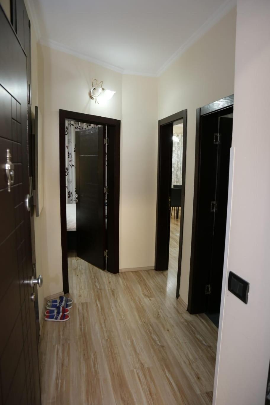 Ergi'S Host Apartment Tirana Exterior photo